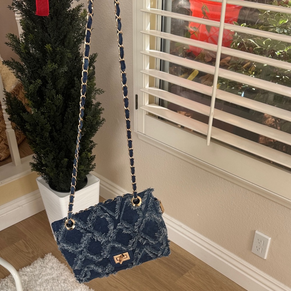 Elegant Denim Chain Shoulder Bag - Picture 6 of 8